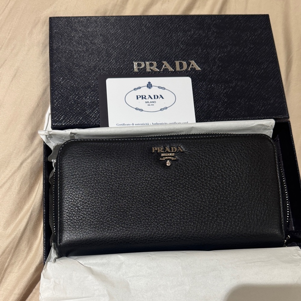 New Prada Black Textured Leather Zip Wallet - Picture 6 of 6